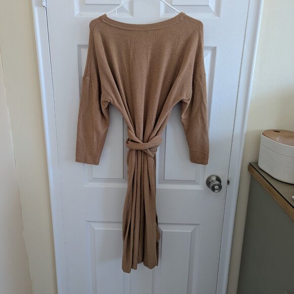 Amour Vert Russo Fleece Dress - Picture 3 of 4